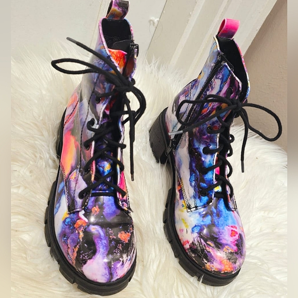 Steve Madden Multi-Color Theme Ankle Boots Size 5✌️